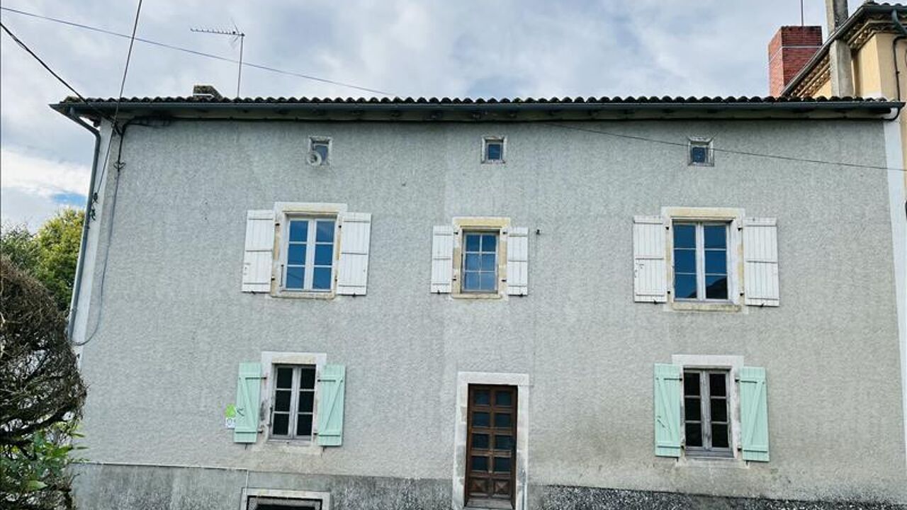 maison 6 pièces 157 m2 à vendre à Terres-de-Haute-Charente (16270)