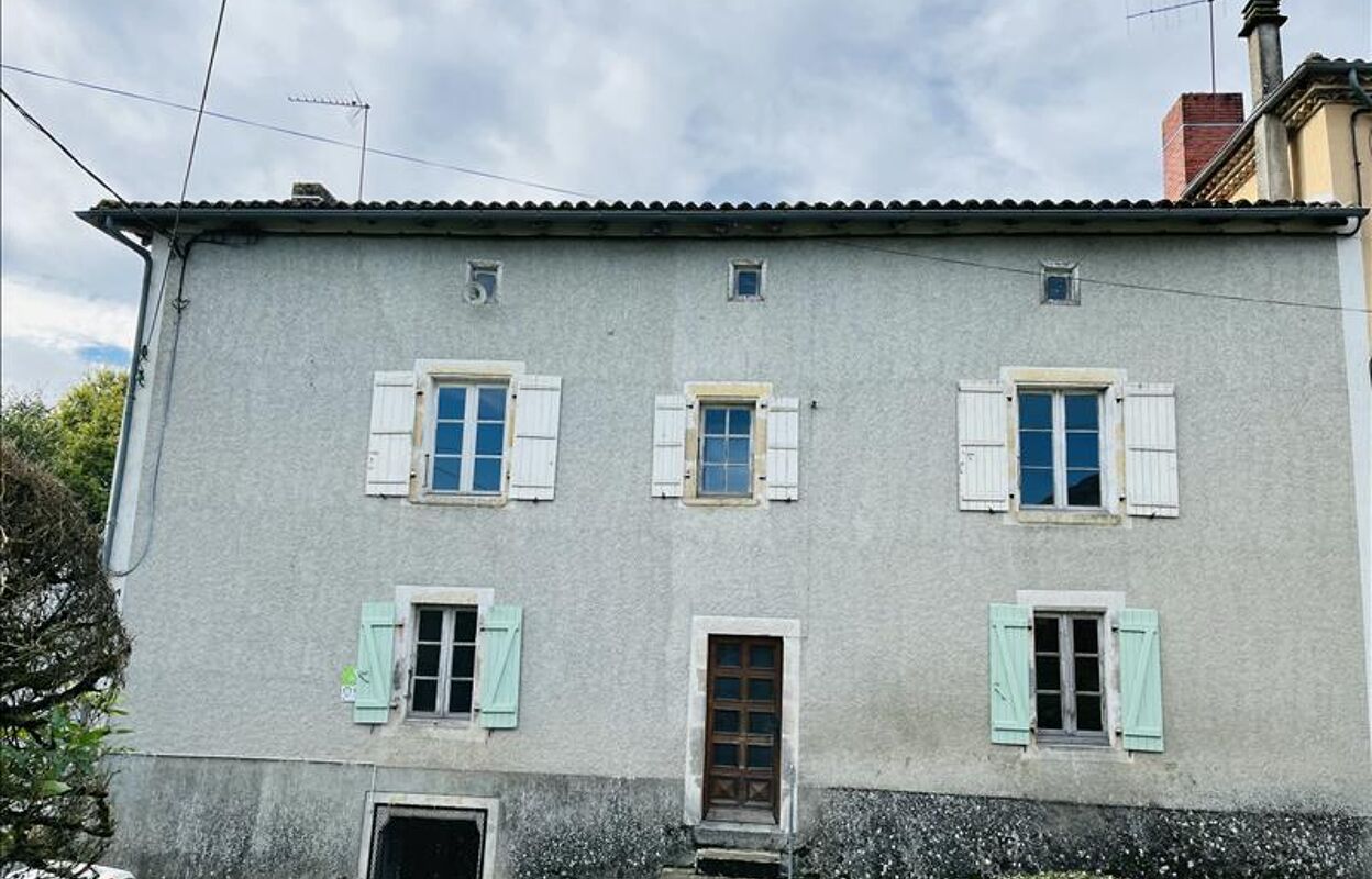 maison 6 pièces 157 m2 à vendre à Terres-de-Haute-Charente (16270)