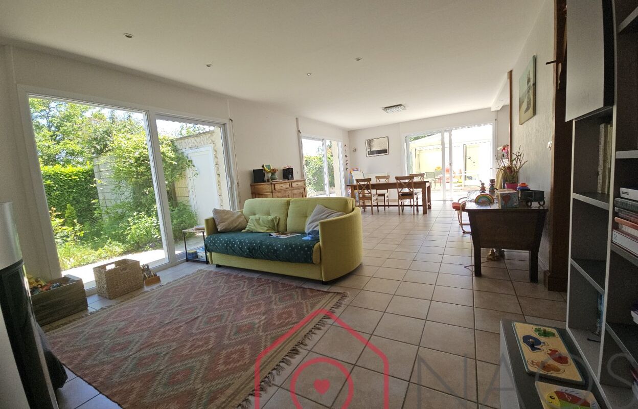 maison 7 pièces 200 m2 à vendre à Montamisé (86360)