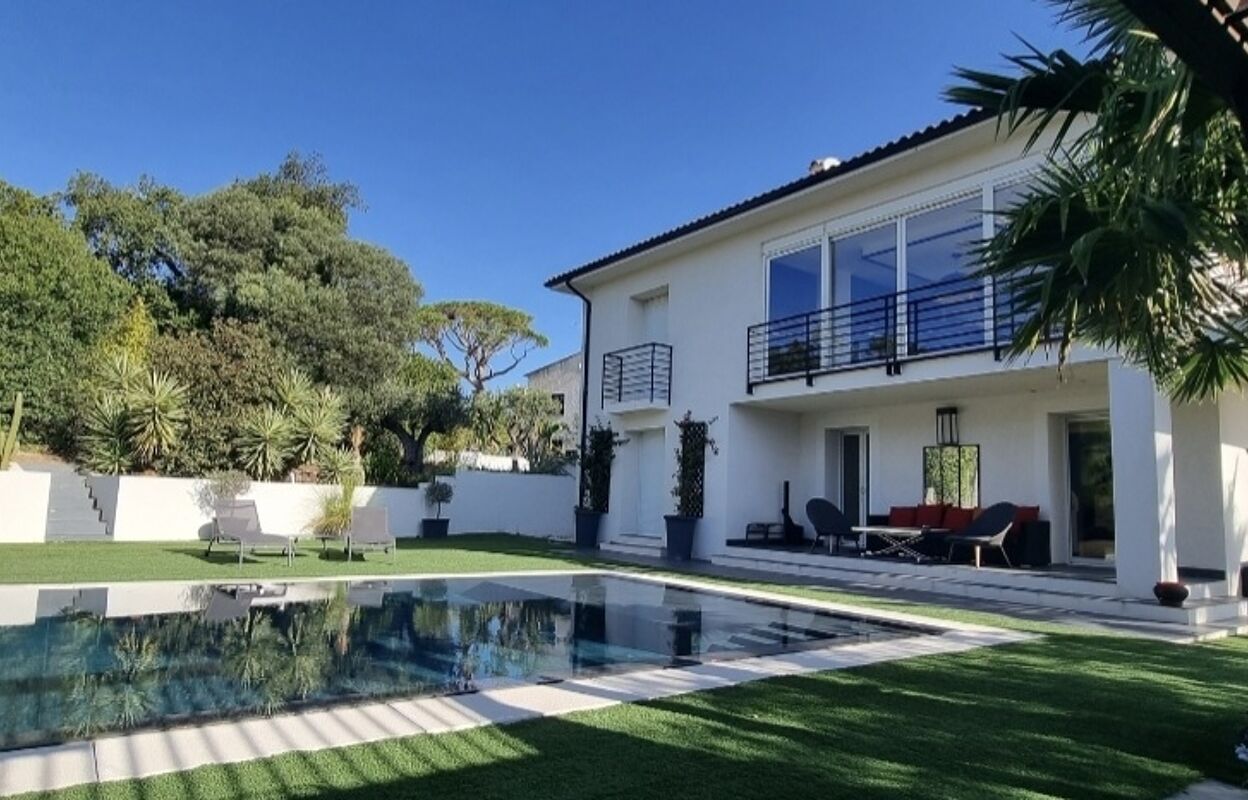 maison 6 pièces 185 m2 à vendre à Fréjus (83600)