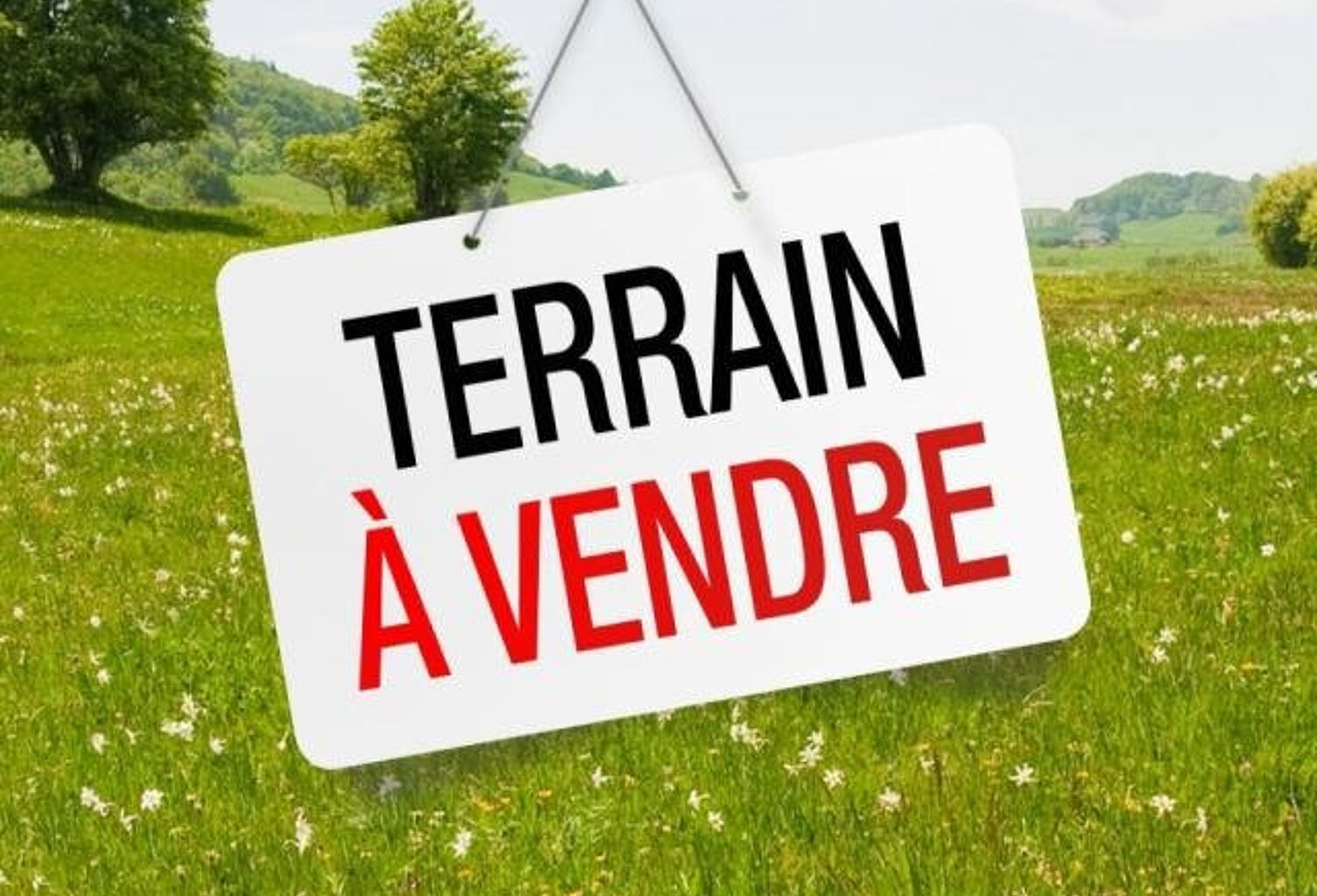 Beau et grand terrain au coeur de la commune — photo 1