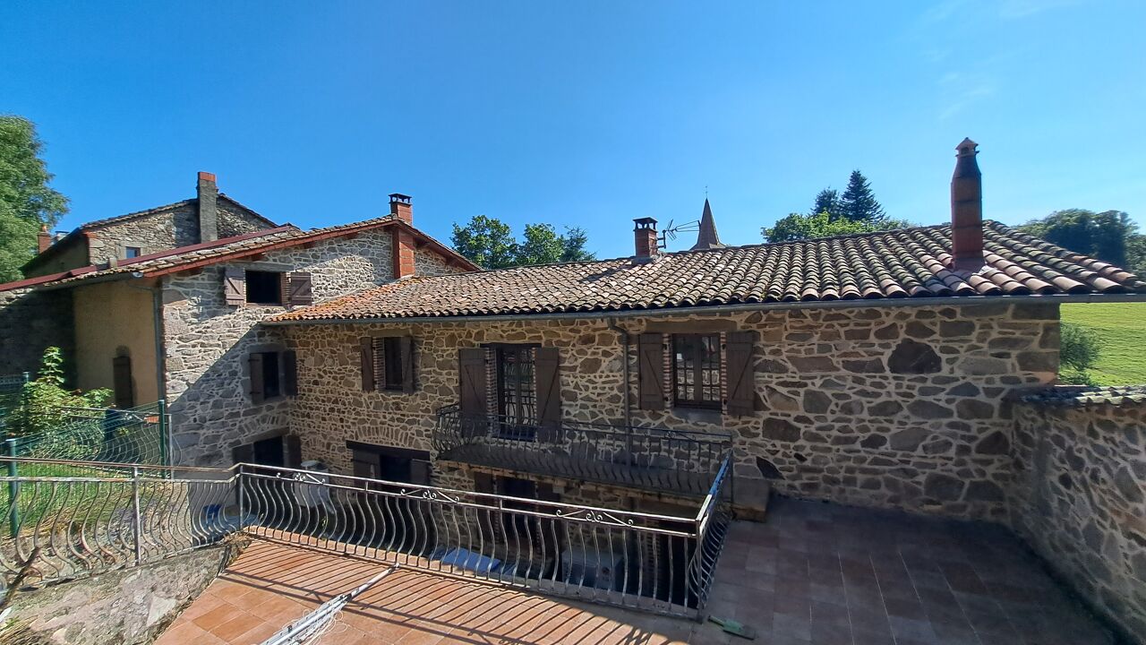 maison 9 pièces 284 m2 à vendre à Saint-Genès-la-Tourette (63580)