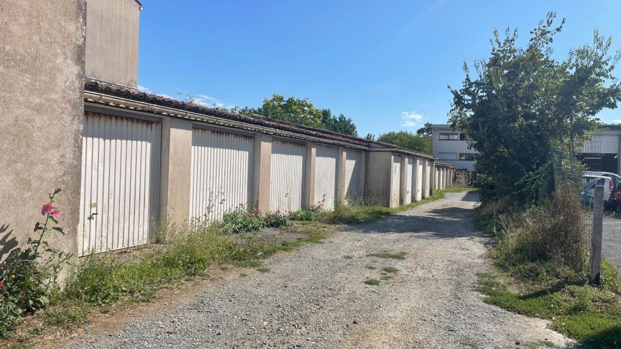 garage  pièces  m2 à vendre à La Rochelle (17000)