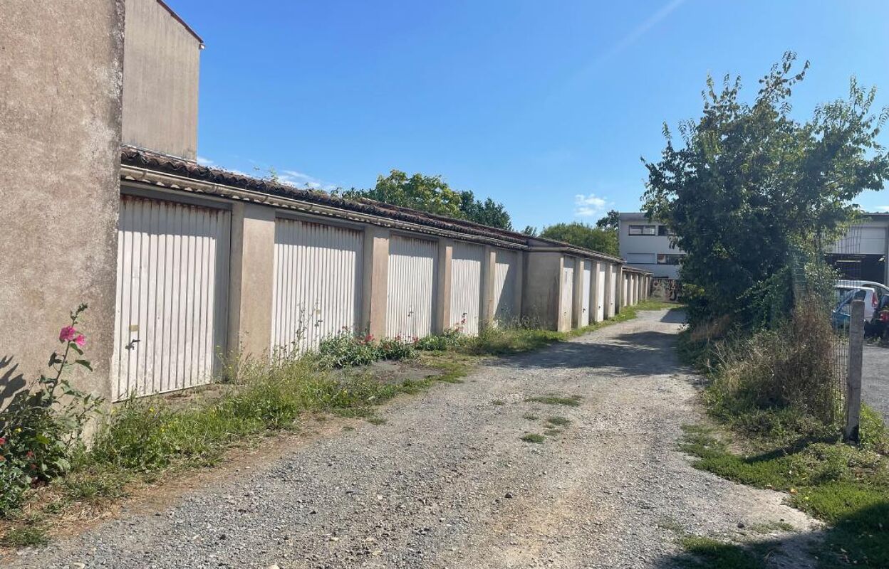 garage  pièces  m2 à vendre à La Rochelle (17000)