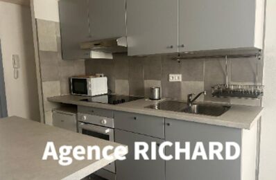 location appartement 490 € CC /mois à proximité de Signes (83870)