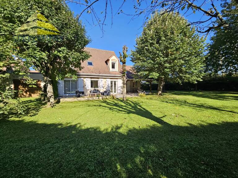 Maison 6 pièces avec grand jardin et prestations de qualité — photo 1