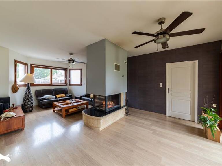 Contemporaine de 10 pièces principales — photo 1