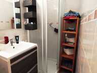 Studio cabine rez-de-jardin en angle avec vue sur le port.<BR>Par — photo 4