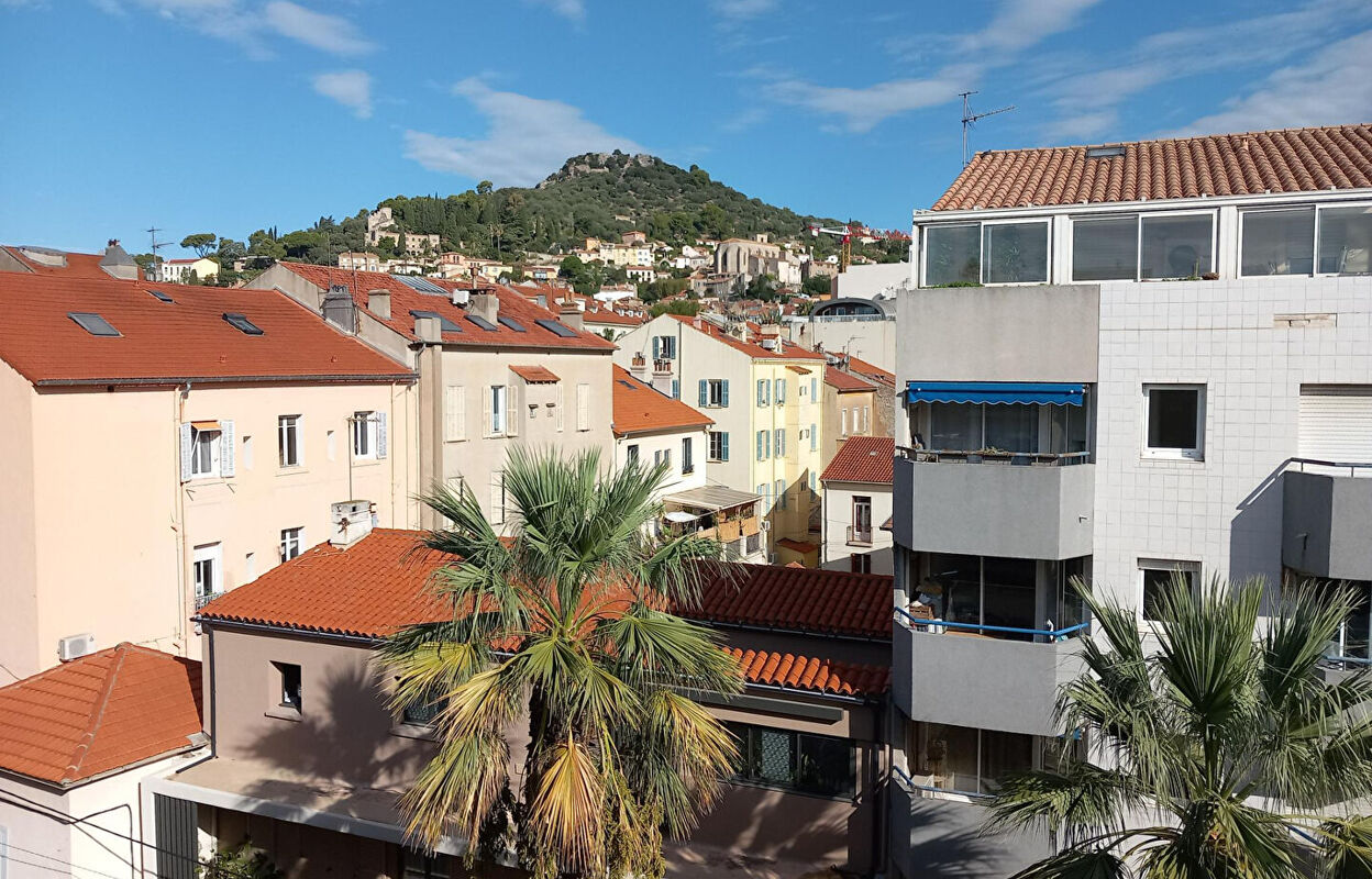 appartement 2 pièces 57 m2 à vendre à Hyères (83400)