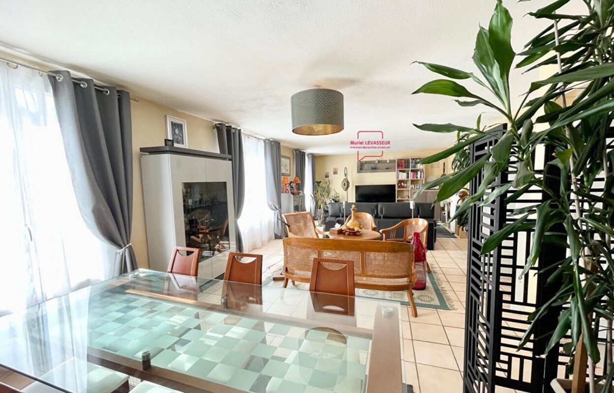 maison 6 pièces 147 m2 à vendre à Six-Fours-les-Plages (83140)