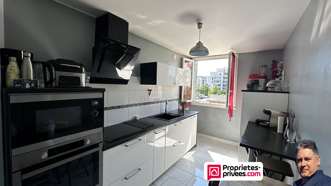 appartement 4 pièces 70 m2 à vendre à Saint-Priest (69800)