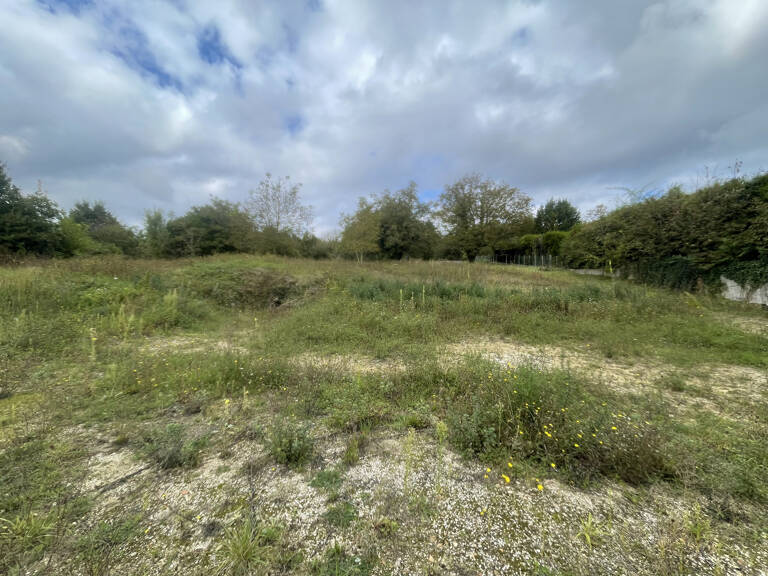 TERRAIN 5 MINUTES DE SENS 3400M2 — photo 1