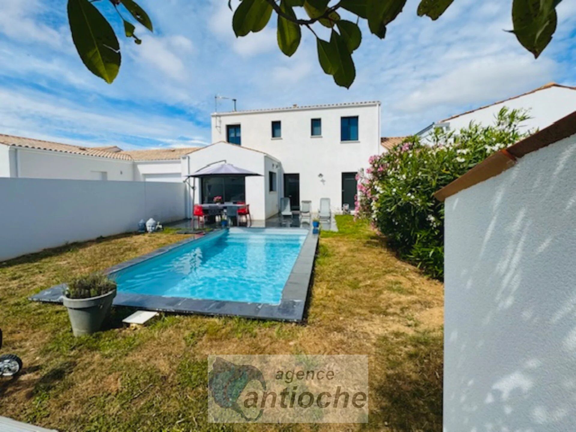 Villa / Maison 5 pièces  à vendre Rochelle (La) 17000
