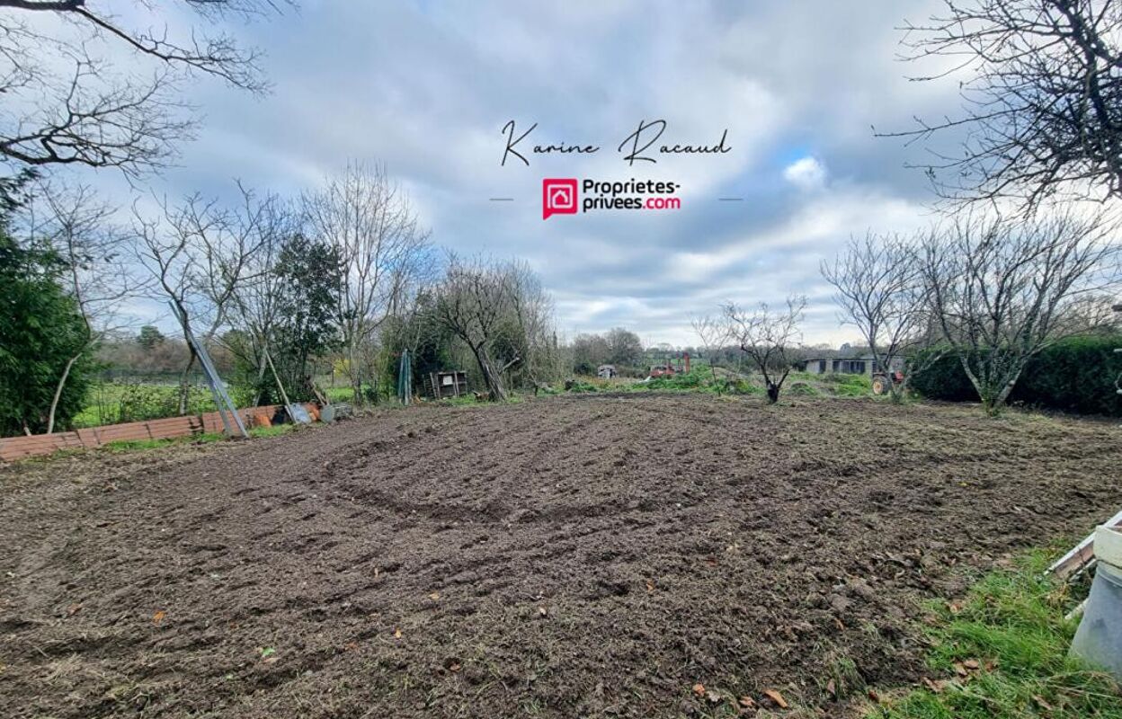 terrain  pièces 730 m2 à vendre à Aubigny-les-Clouzeaux (85430)