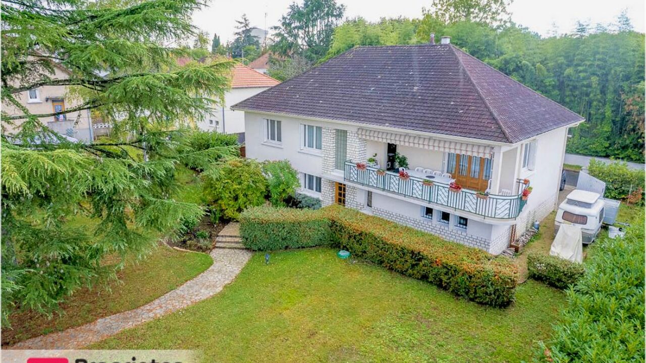 maison 8 pièces 244 m2 à vendre à Vierzon (18100)