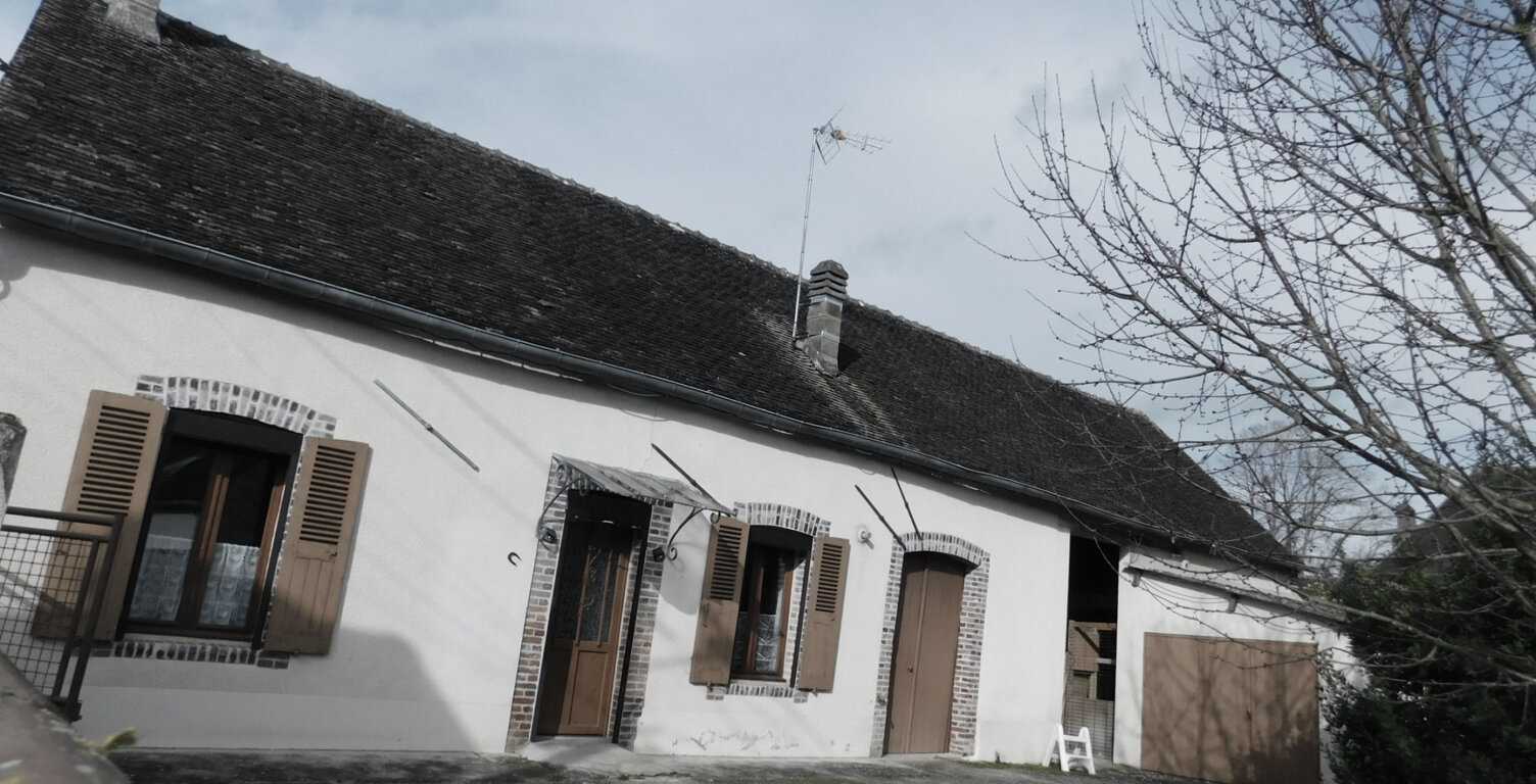 Proche   de JOIGNY et SAINT JULIEN DU SAULT, Maison villageo — photo 1