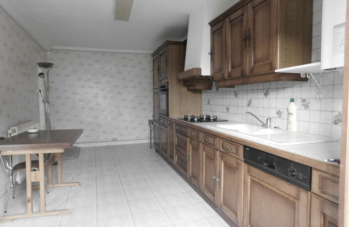 Proche   de JOIGNY et SAINT JULIEN DU SAULT, Maison villageo — photo 3