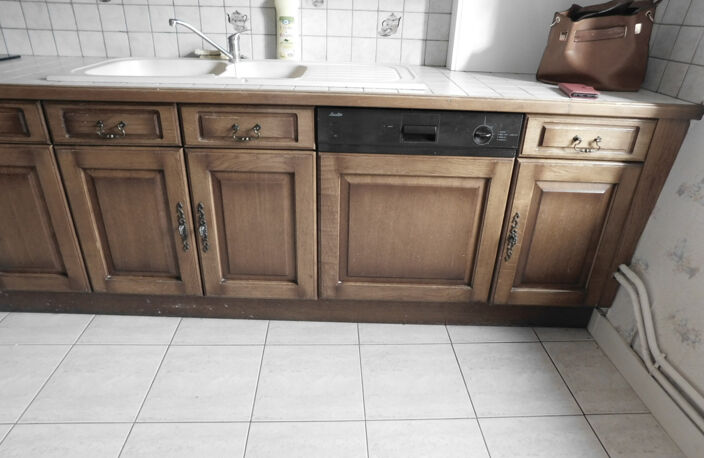 Proche   de JOIGNY et SAINT JULIEN DU SAULT, Maison villageo — photo 4