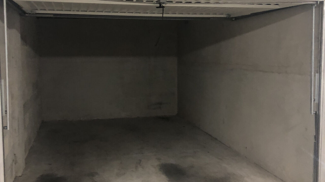 garage  pièces 13 m2 à louer à Marseille 12 (13012)