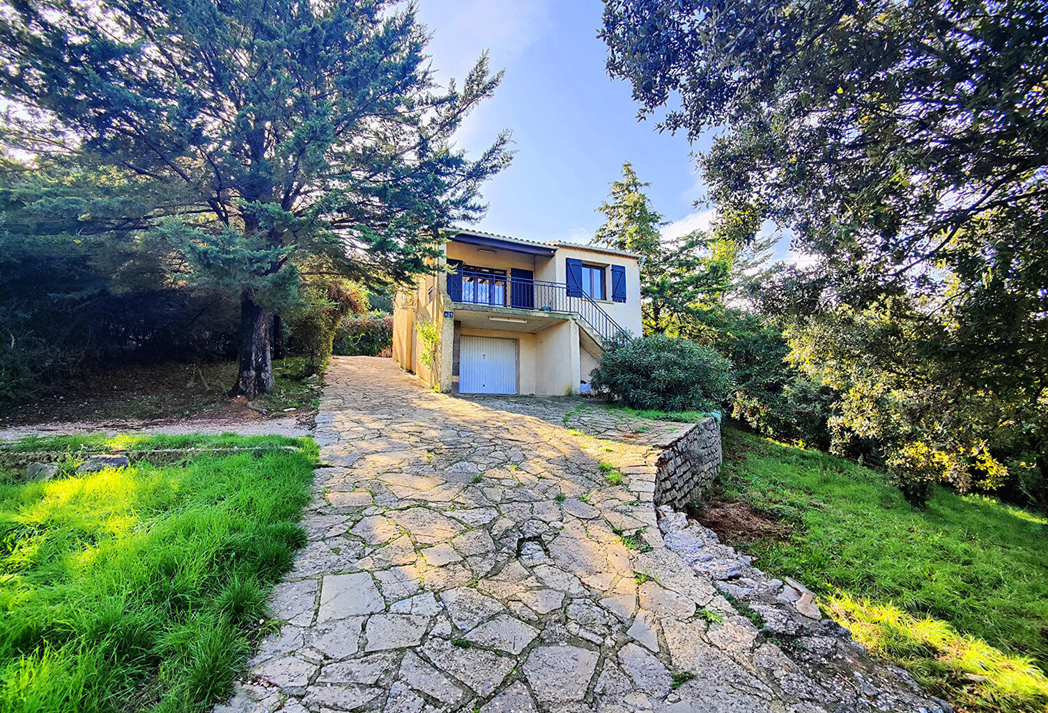 MAISON — photo 1