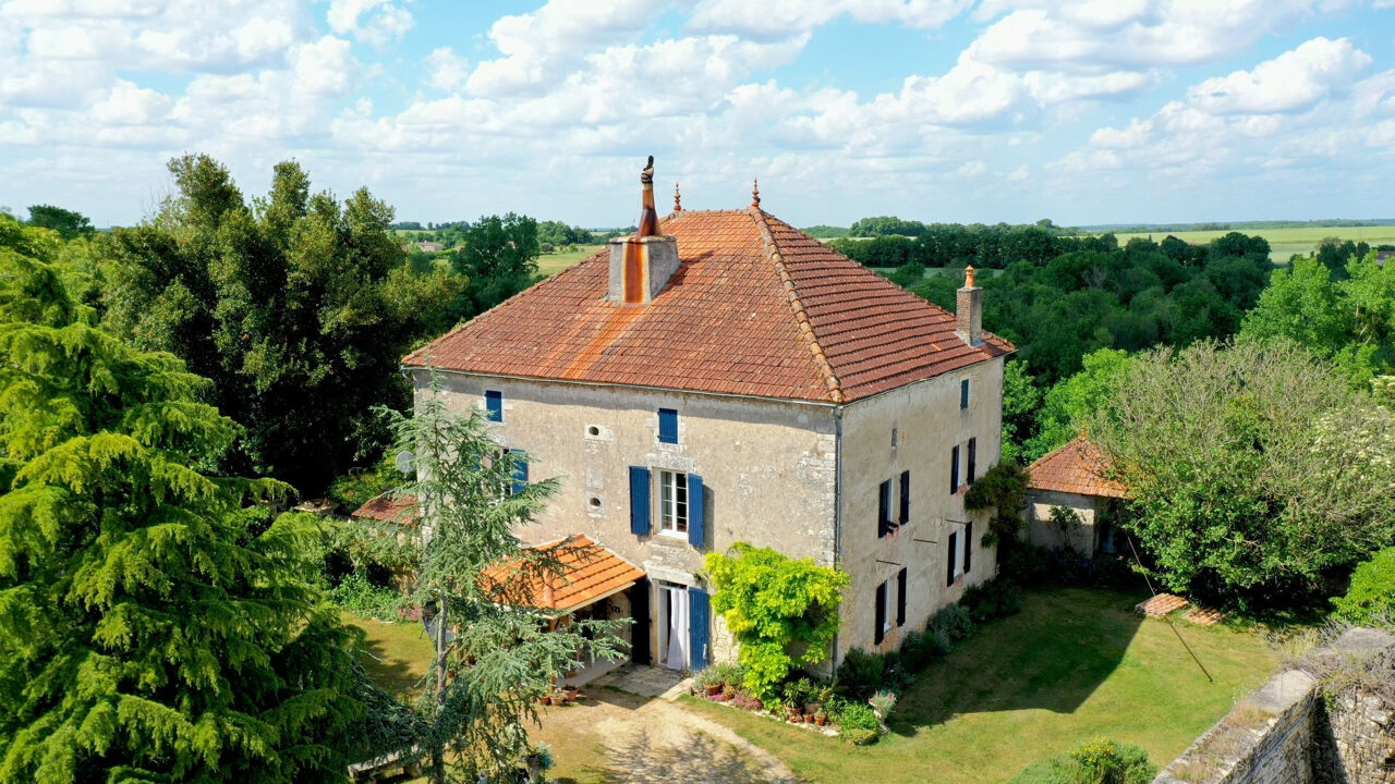 maison 7 pièces 229 m2 à vendre à Saint-Front (16460)