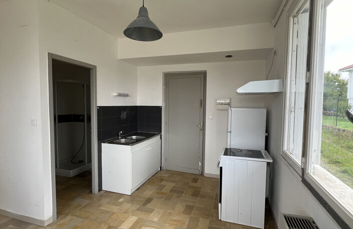 Immeuble à usage d'habitation 140 m2 avec hangar 230 m2 Marm — photo 4