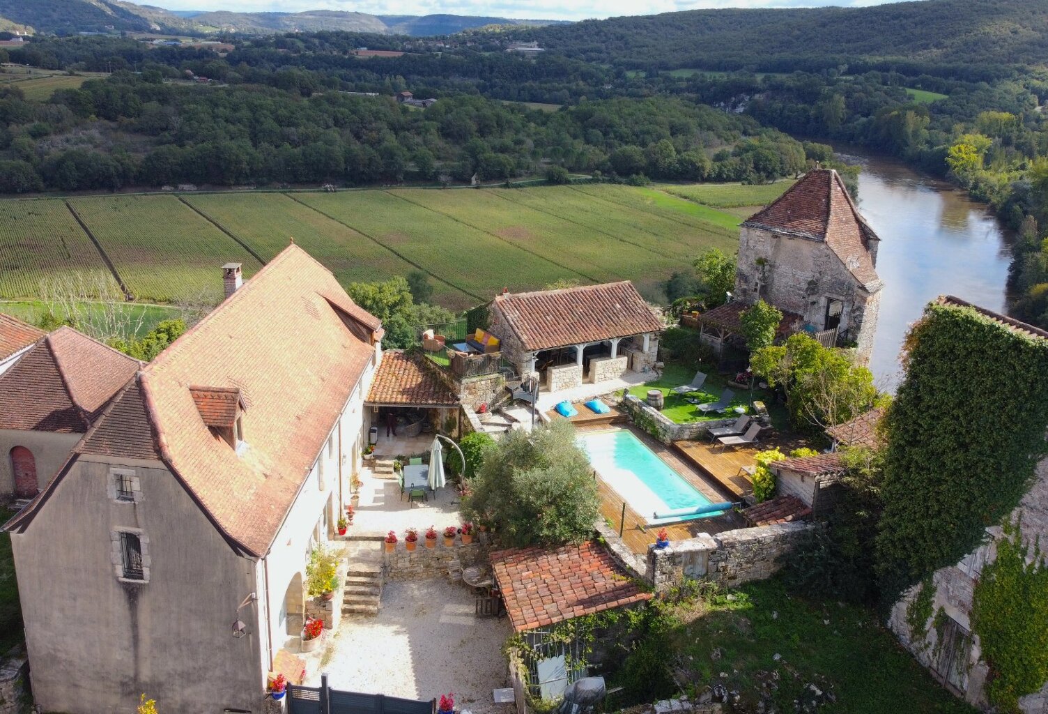 Demeure de ville et village — photo 1
