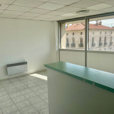 Bureau 111 m²