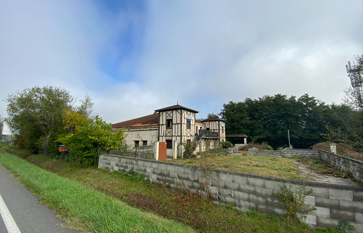 commerce  pièces 545 m2 à vendre à Sauvagnon (64230)