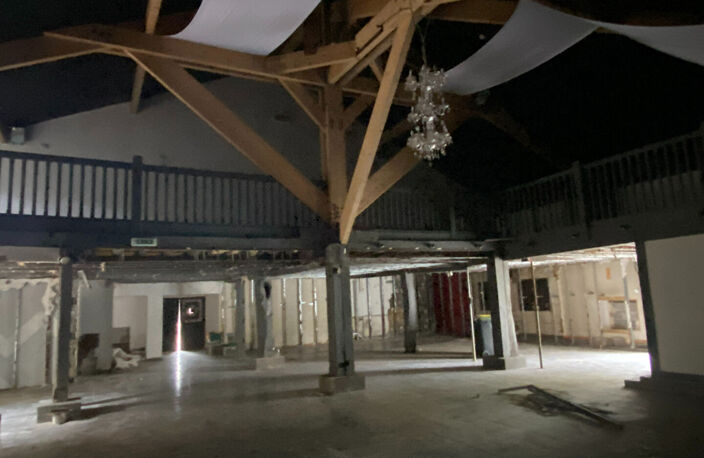 Complexe  de 550 m² en ZAC PAU NORD — photo 3