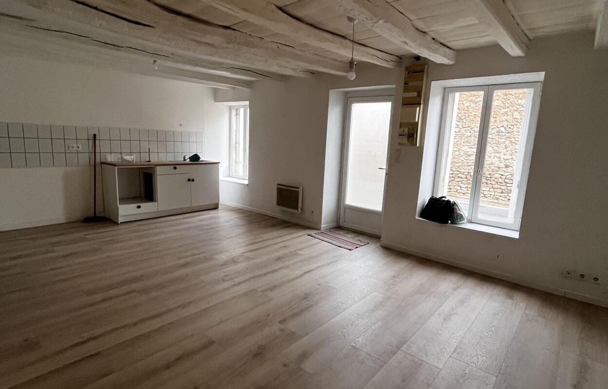 maison 3 pièces 63 m2 à vendre à Civaux (86320)