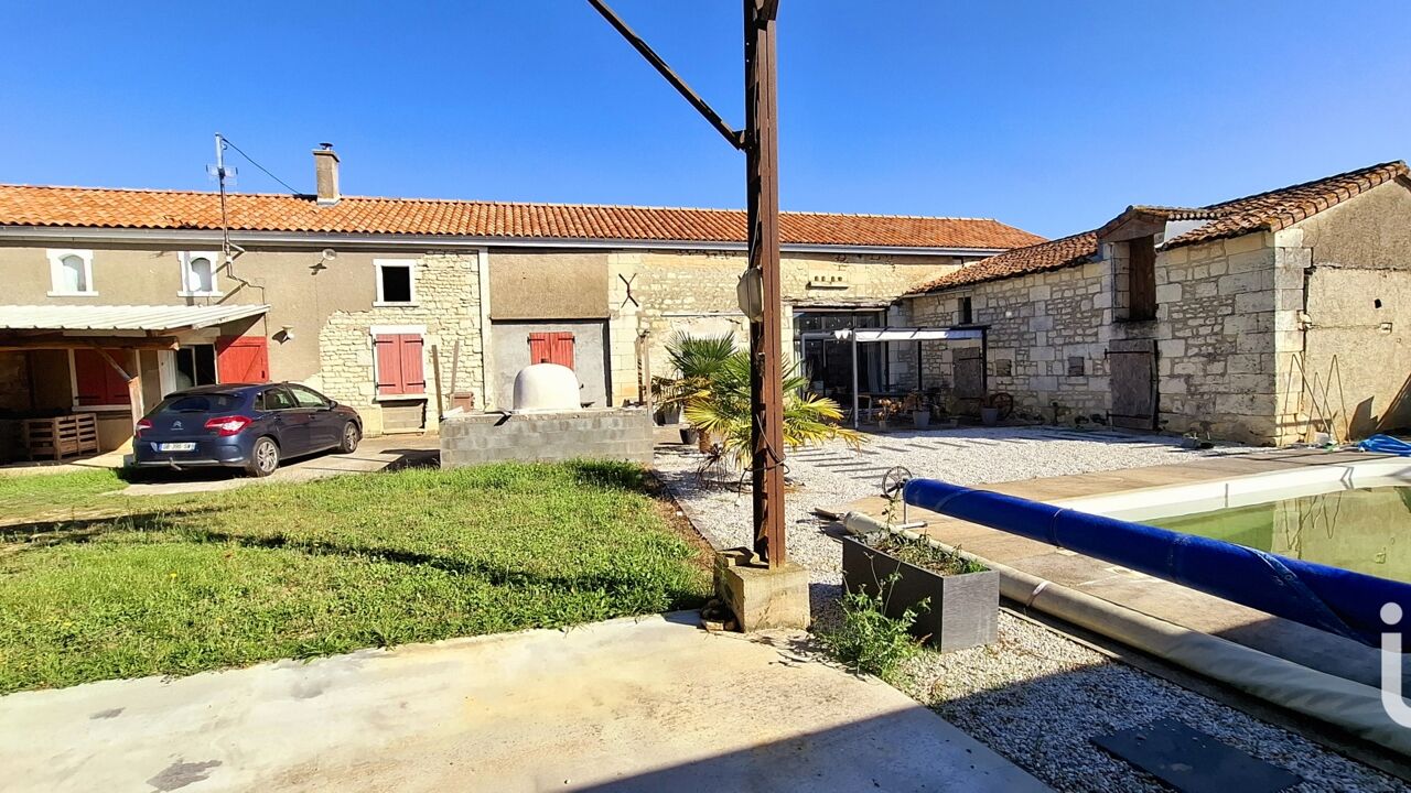 maison 5 pièces 183 m2 à vendre à Saint-Genest-d'Ambière (86140)