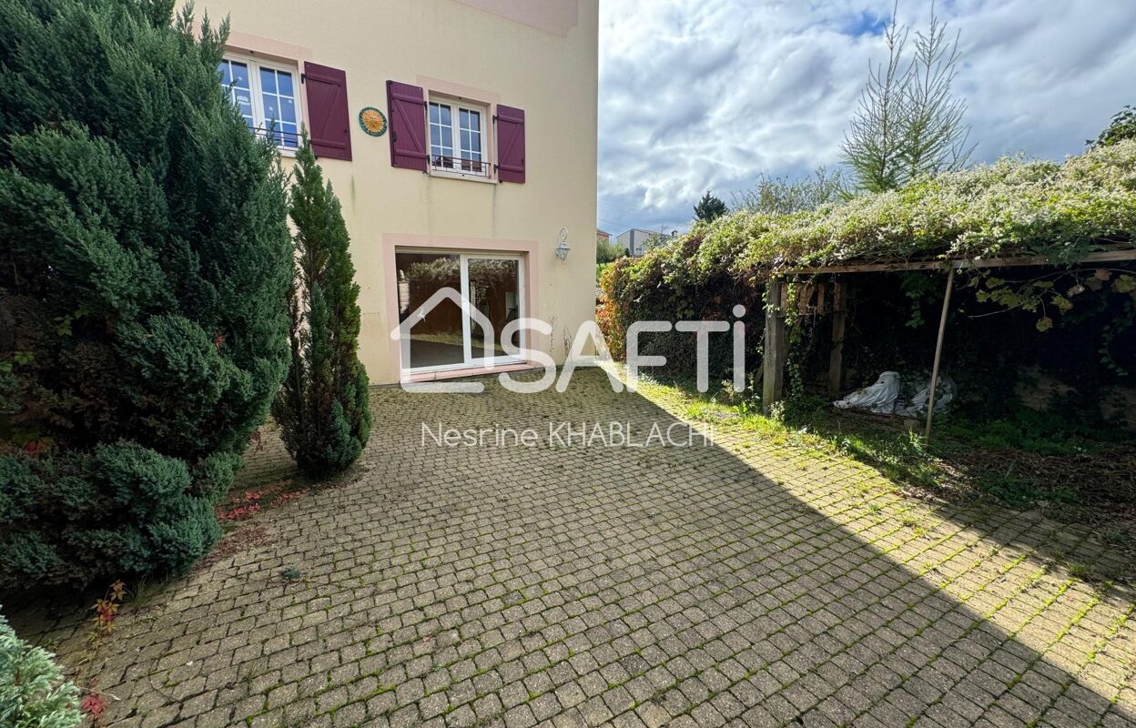 maison 10 pièces 215 m2 à vendre à Ugny (54870)