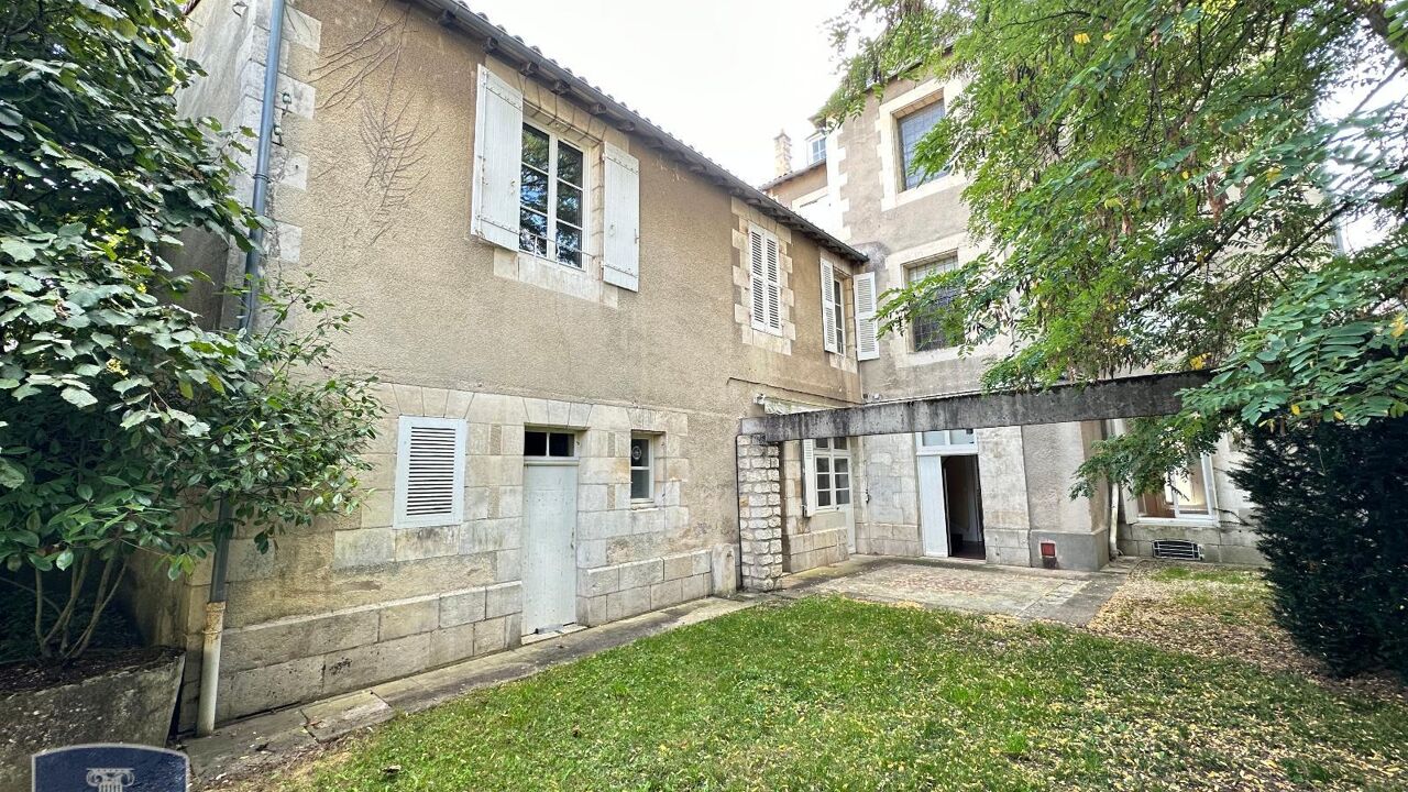 maison 8 pièces 259 m2 à louer à Poitiers (86000)