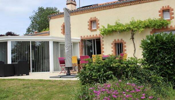 Villa / Maison 8 pièces  à vendre Yzernay 49360