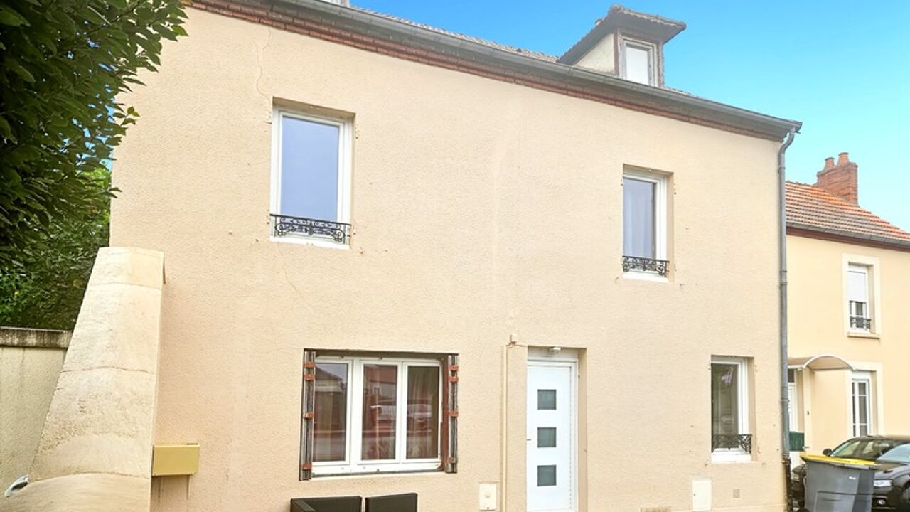 maison 6 pièces 131 m2 à vendre à Saint-Germain-des-Fossés (03260)