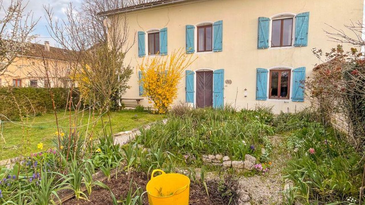 maison 10 pièces 204 m2 à vendre à Ruffec (16700)