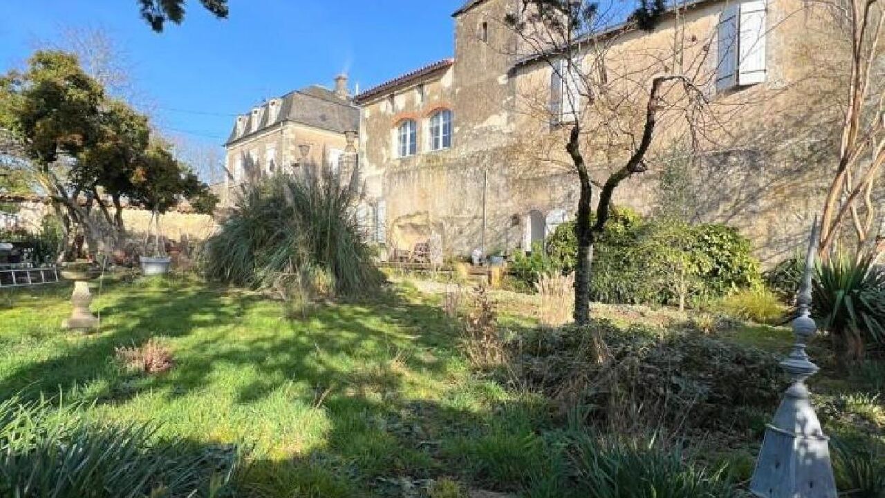 maison 10 pièces 292 m2 à vendre à Ruffec (16700)