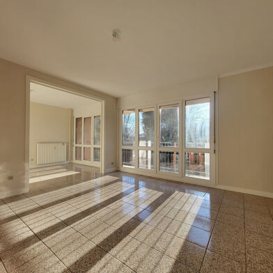 Appartement 3 pièces 770 €