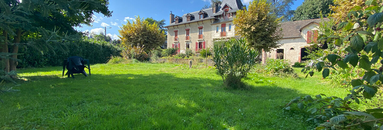 Maison 9 Pièces 260 m² à vendre à Nay (64800)