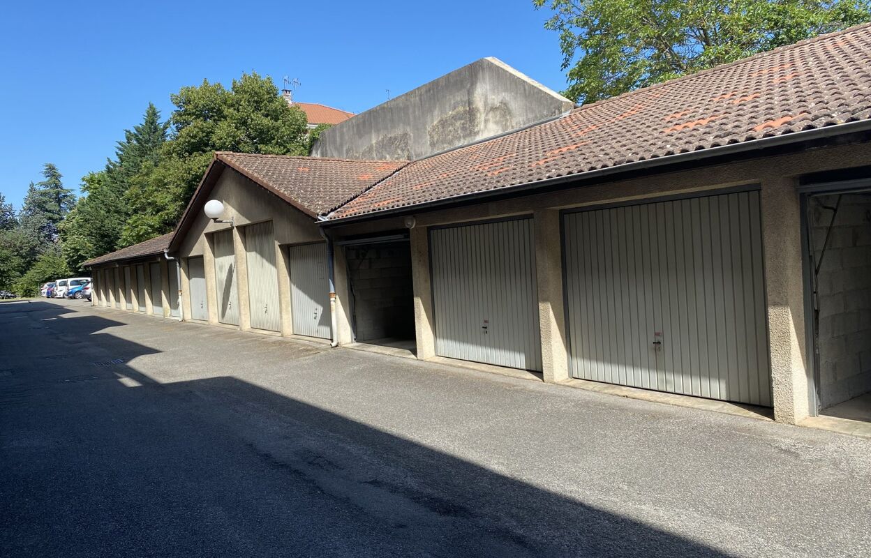 garage  pièces 15 m2 à louer à Romans-sur-Isère (26100)