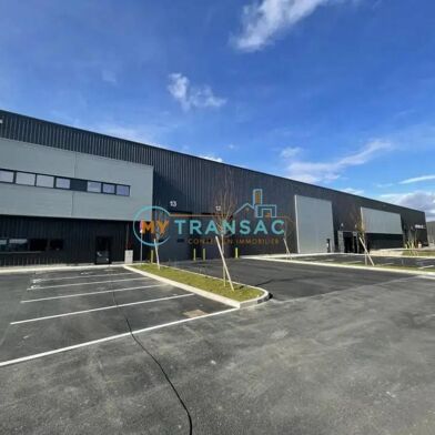 Local industriel  17885 €