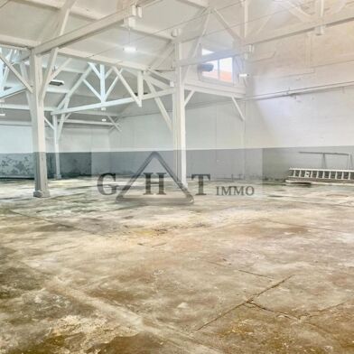 Local industriel  790000 €