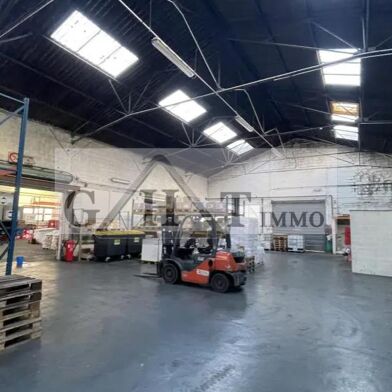 Local industriel 1100 m²