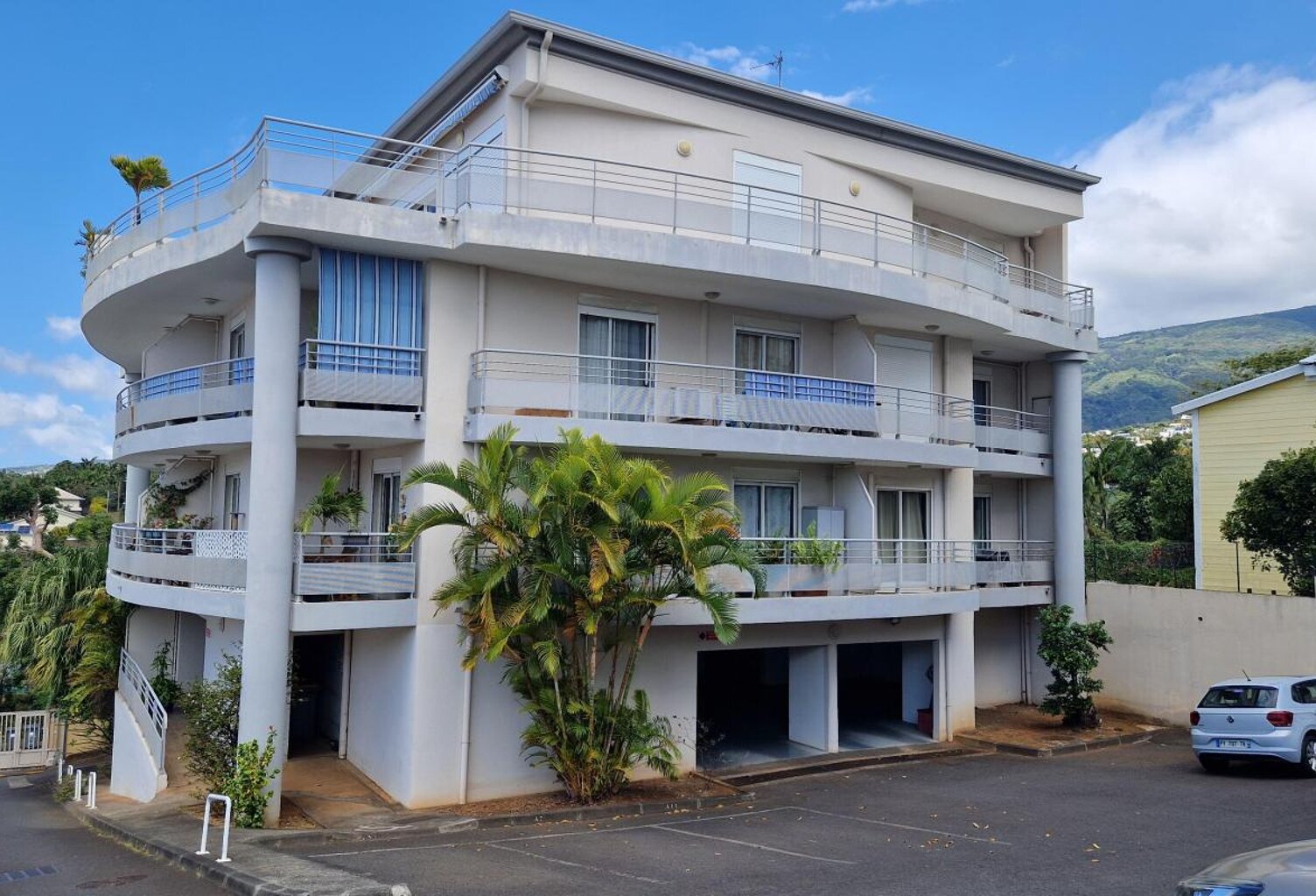 A VENDRE APPARTEMENT T3 ST-CLOTILDE A L'ENTRÉE DE LA BRETAGNE  ILE DE LA REUNION — photo 1