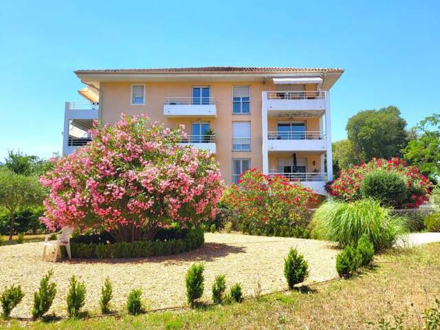 Brignoles - 2 pièces 50m² avec terrasse et jardin privatif — photo du bien