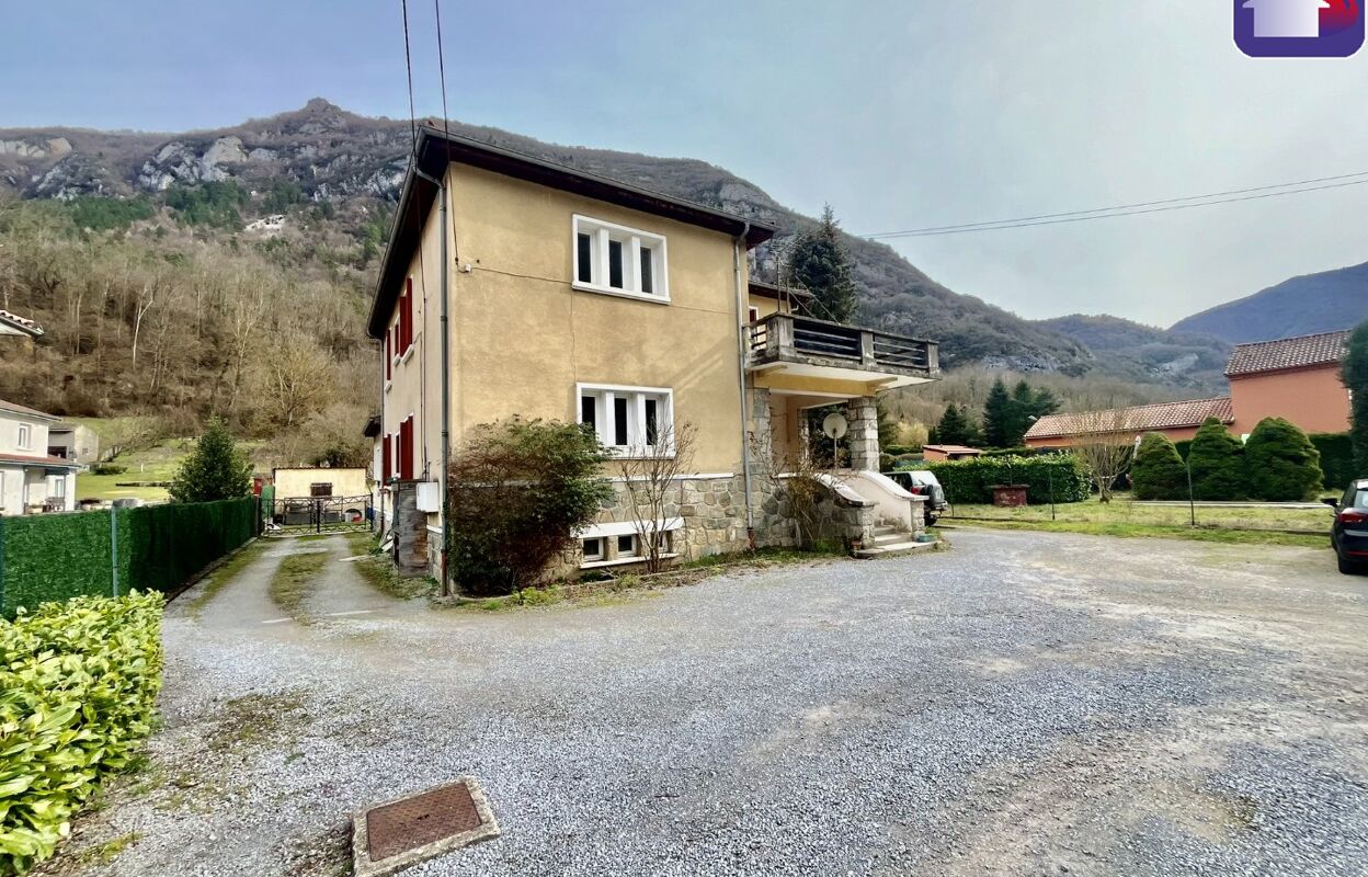 maison 8 pièces 170 m2 à vendre à Tarascon-sur-Ariège (09400)