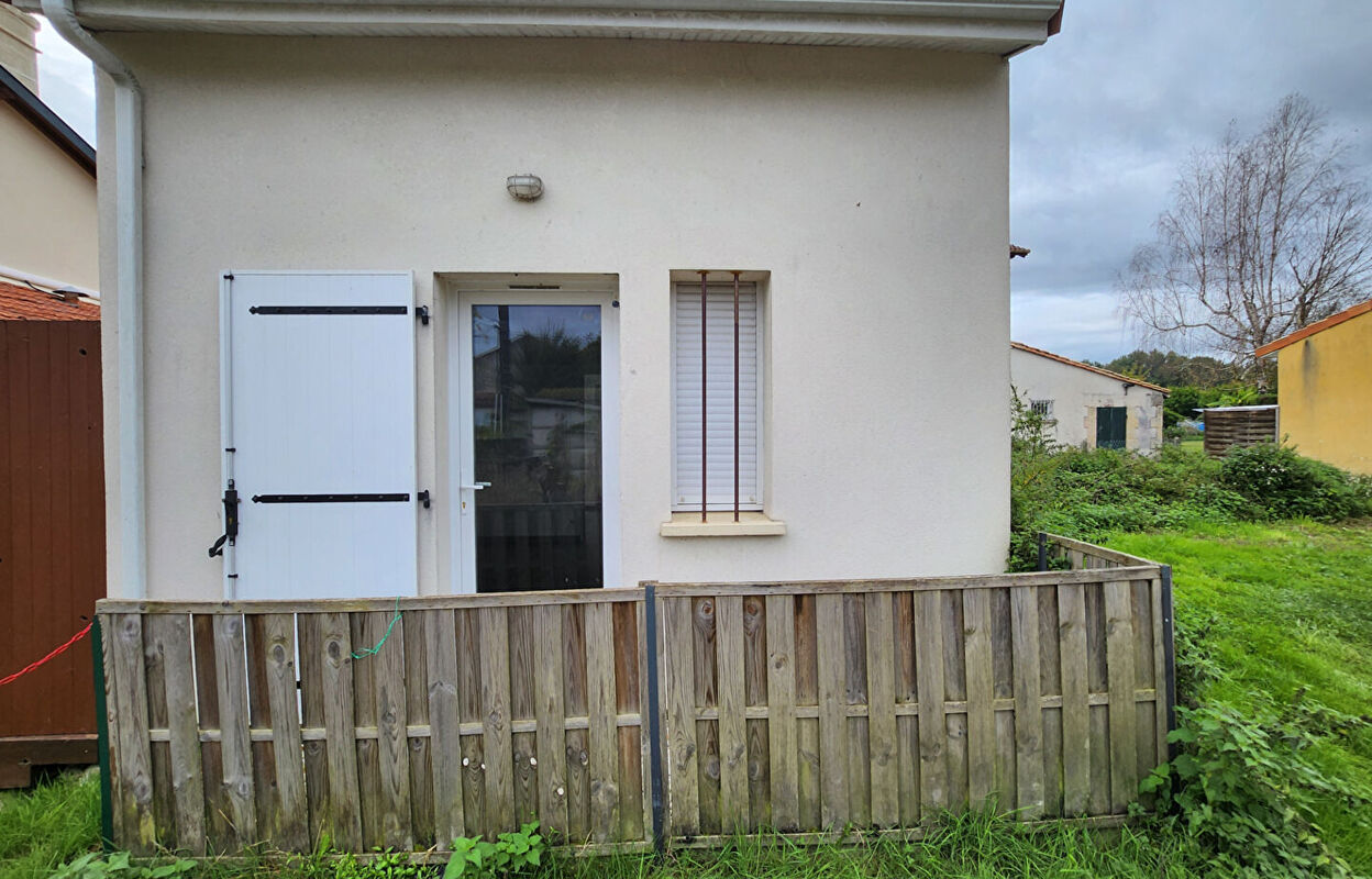 maison 2 pièces 43 m2 à vendre à Saint-Yzan-de-Soudiac (33920)