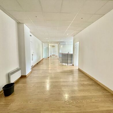 Commerce 205 m²