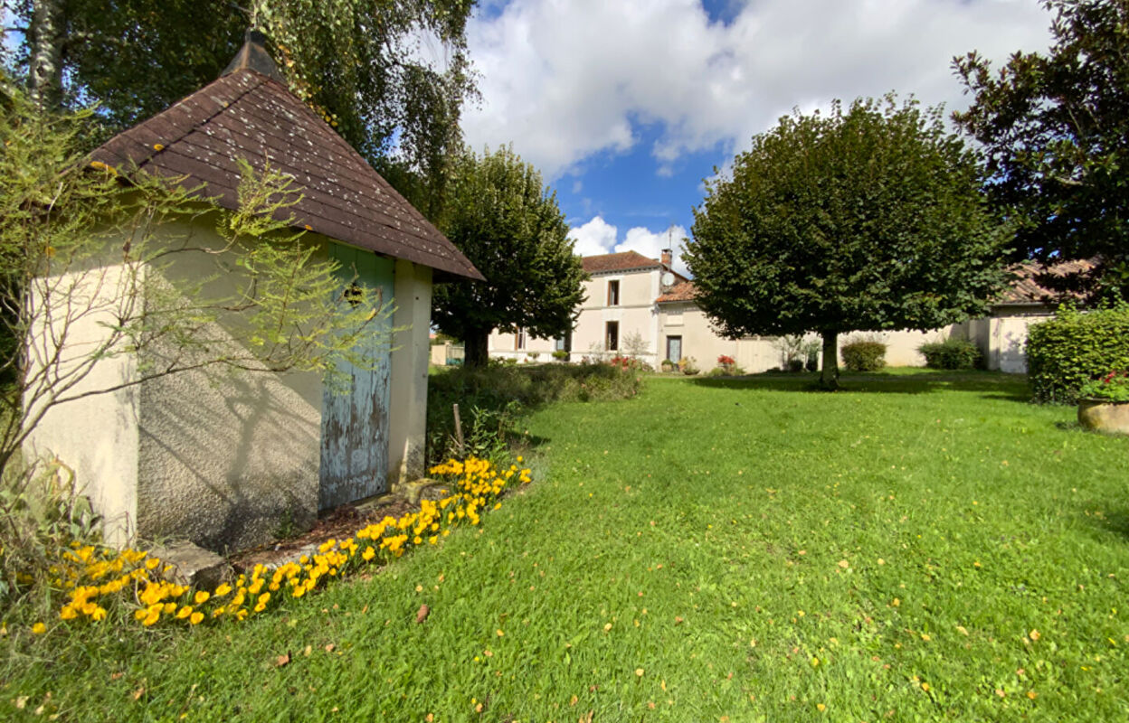 maison 6 pièces 205 m2 à vendre à Jonzac (17500)